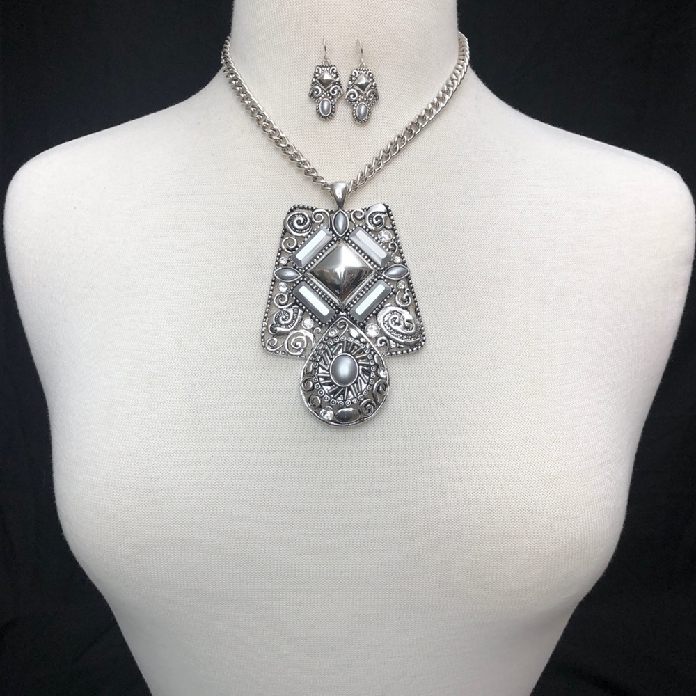 Chunky Abstract Silver Pendant Necklace Set - Picture 2 of 4
